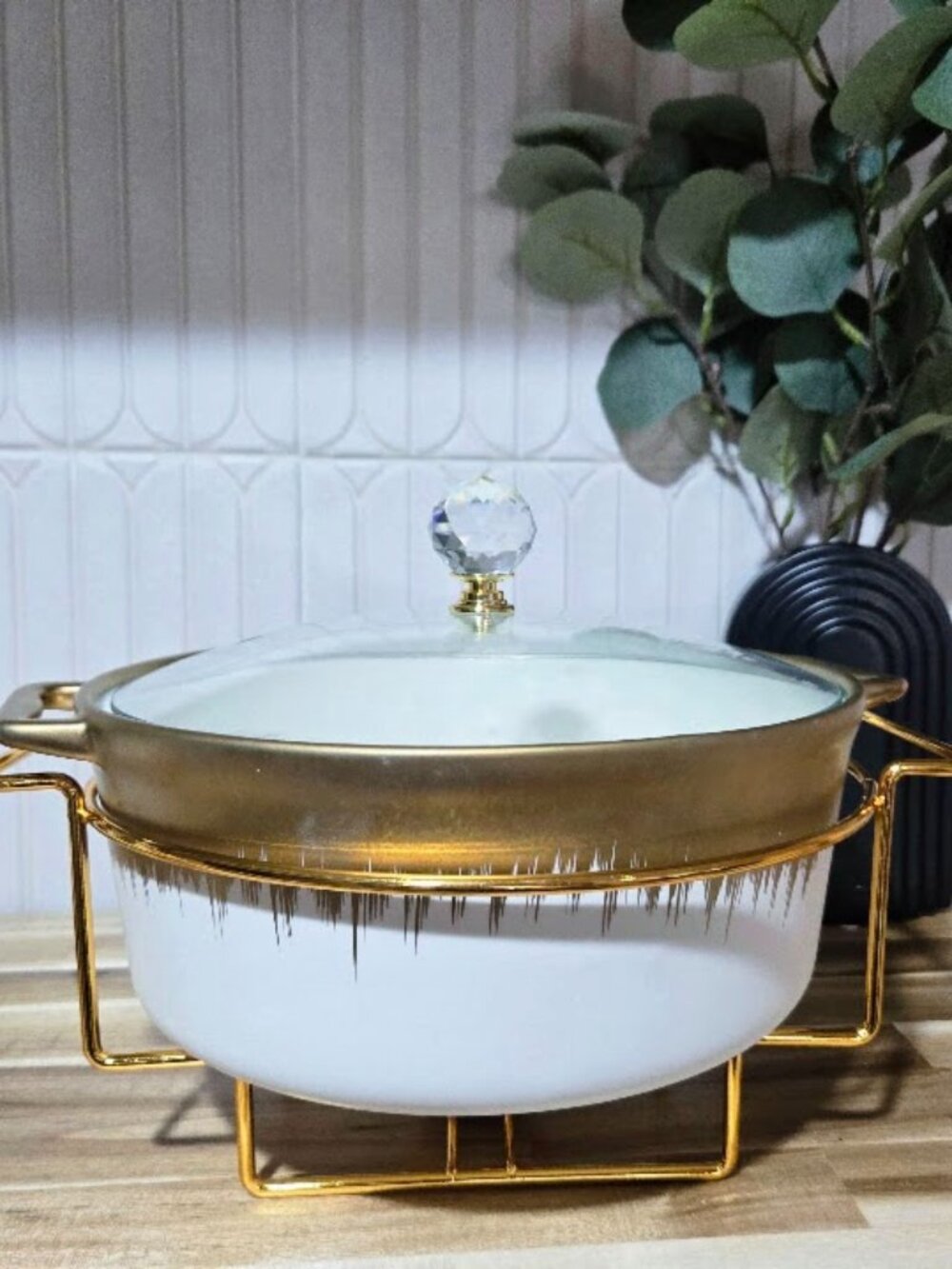 Elegant White & Gold Ceramic Casserole Serving Dish with Stand & Glass Lid NEW